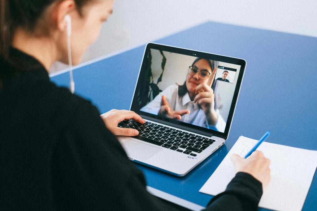 10 Common Problems When Hiring Remotely (And How to Avoid Them)